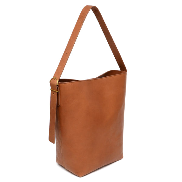 Kaye Bucket in Caramel